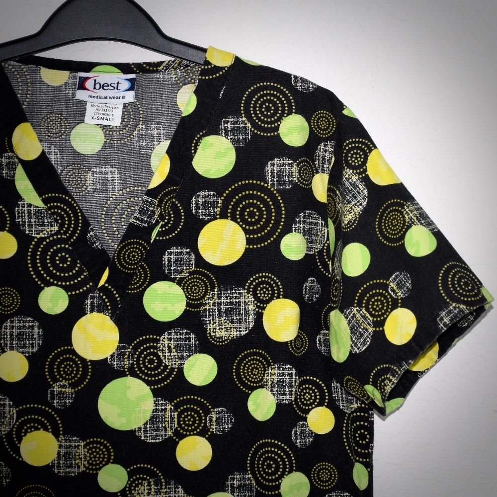 Best Medical Wear Scrub Top XS Circles Short Sleev